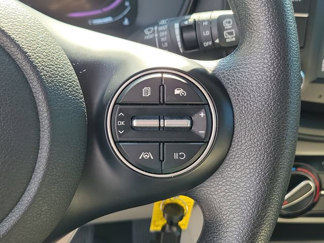Used 2025 Kia Soul LX w/ LX Technology Package FWD image 23