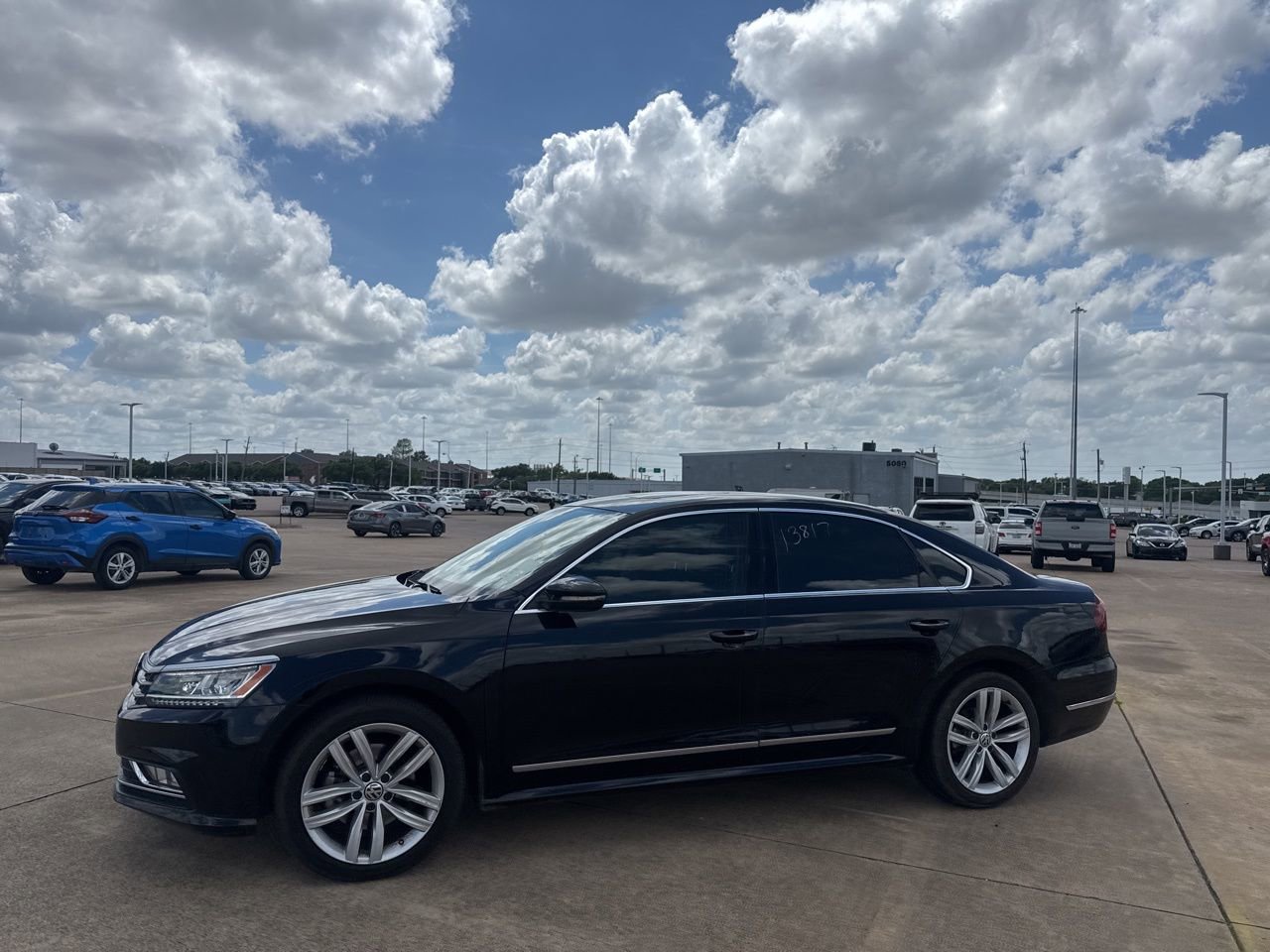 Used 2018 Volkswagen Passat 3.6 SEL Premium image 11