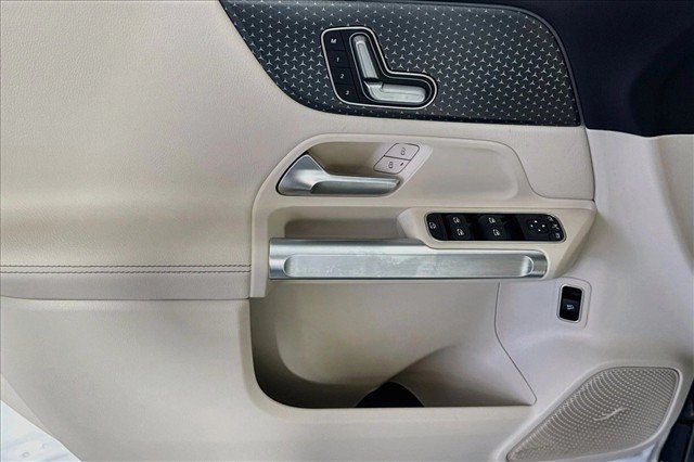 Used 2024 Mercedes-Benz EQB 250+ image 16