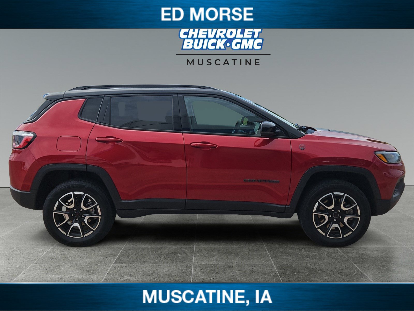 Used 2025 Jeep Compass Trailhawk AWD/4WD image 6