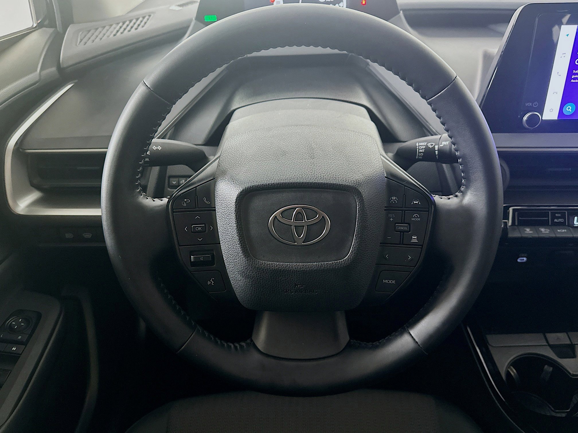 Used 2024 Toyota Prius LE FWD image 17