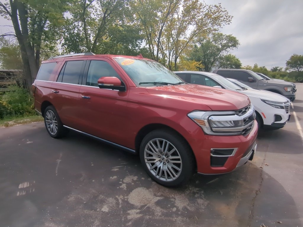 Used 2022 Ford Expedition Limited image 2