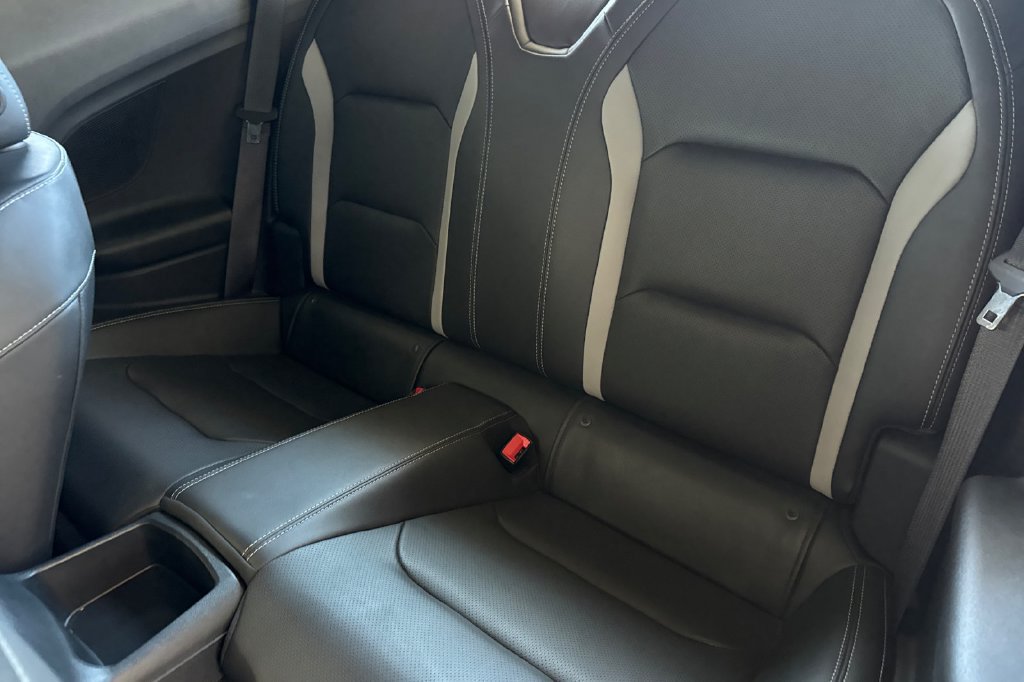 Used 2020 Chevrolet Camaro SS RWD image 5