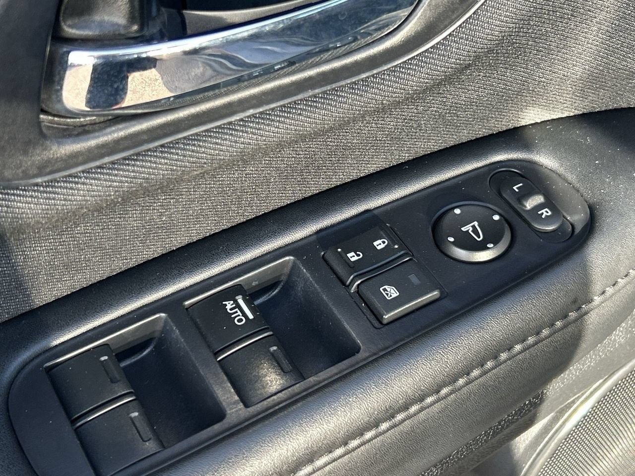 Used 2021 Honda HR-V LX image 18