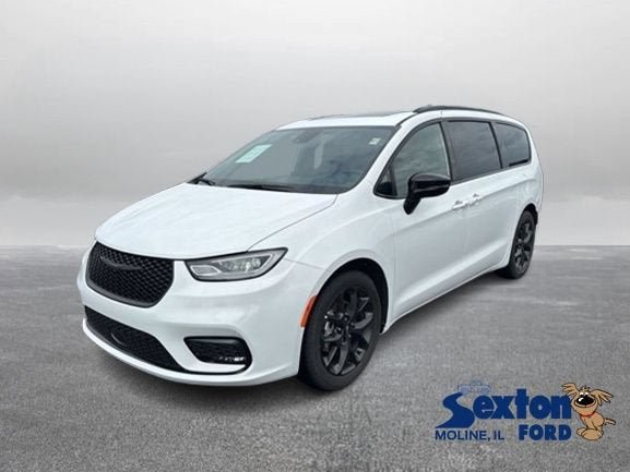 Used 2025 Chrysler Pacifica Limited