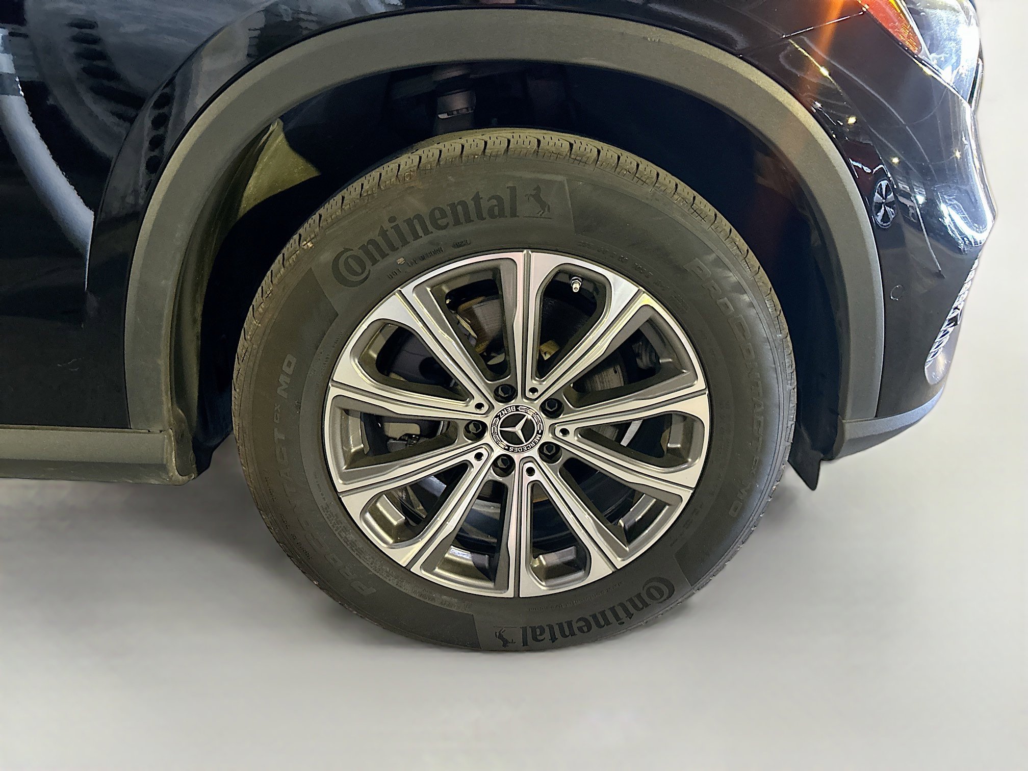Used 2024 Mercedes-Benz GLC 300 4MATIC image 32