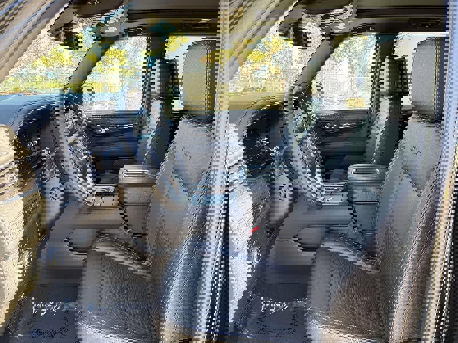 Used 2023 GMC Yukon XL Denali image 25