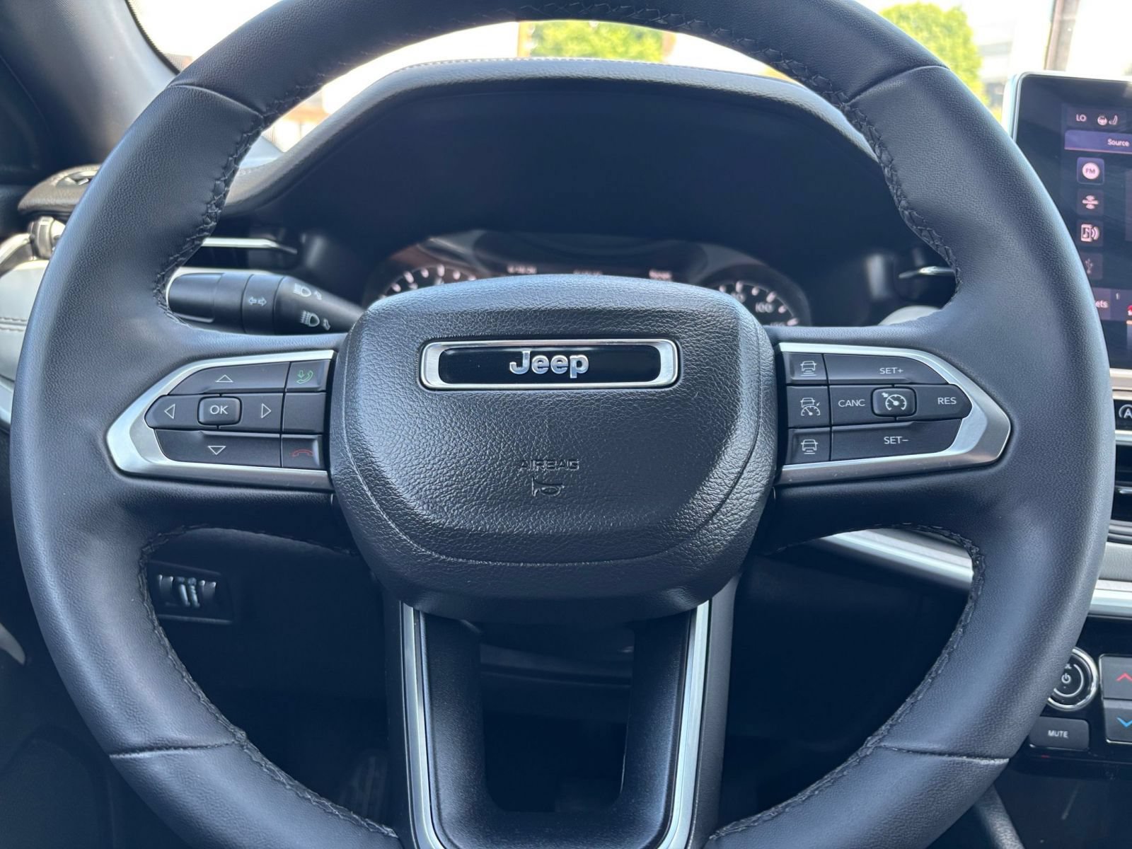 Used 2025 Jeep Compass Limited AWD/4WD image 24