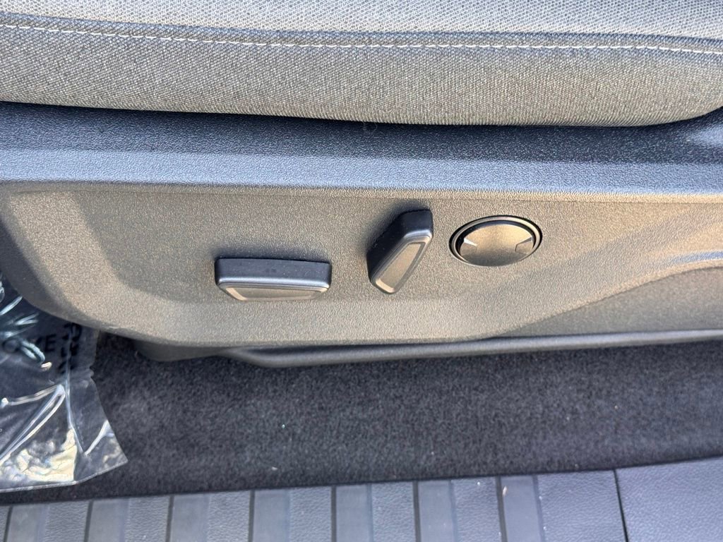 Used 2025 Ford F150 XLT w/ Equipment Group 302A MID AWD/4WD image 18