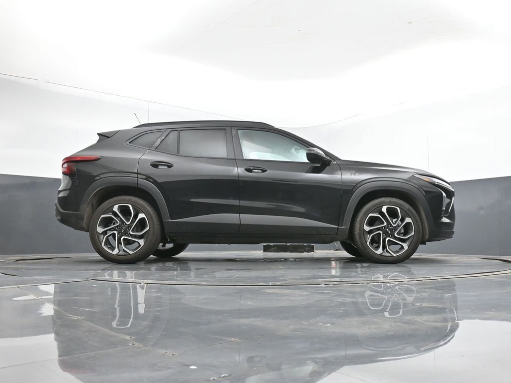 Certified 2026 Chevrolet Trax RS w/ Driver Confidence Package image 40