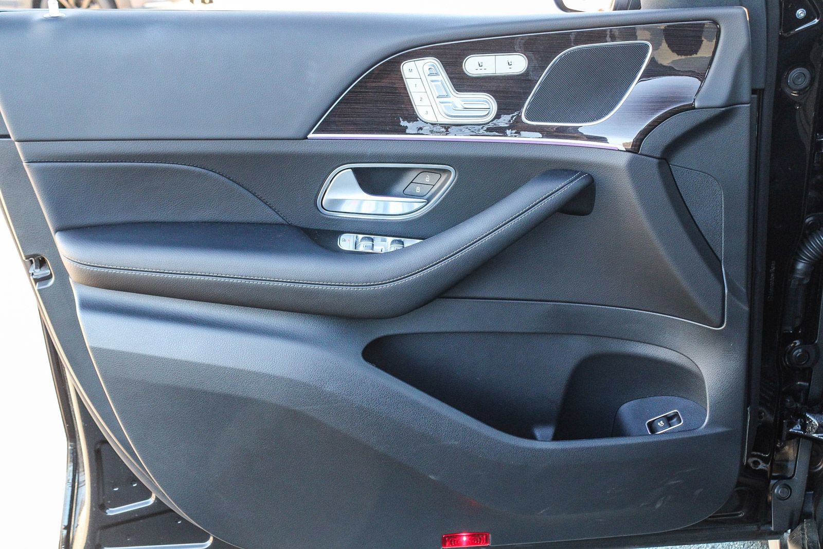 Certified 2025 Mercedes-Benz GLE 350 4MATIC image 23