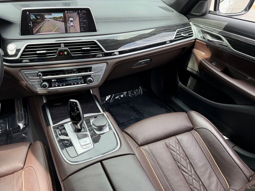 Used 2021 BMW 750i xDrive w/ M Sport Package AWD/4WD image 43