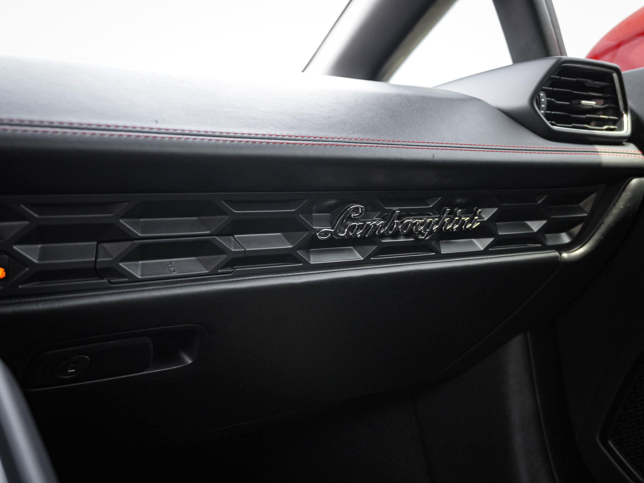 Used 2019 Lamborghini Huracan LP 580-2 RWD image 28