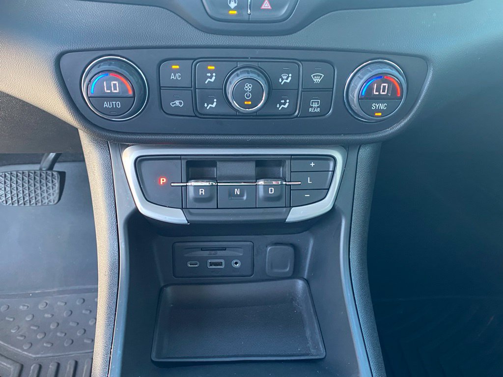 Used 2022 GMC Terrain SLT w/ Infotainment Package II FWD image 19