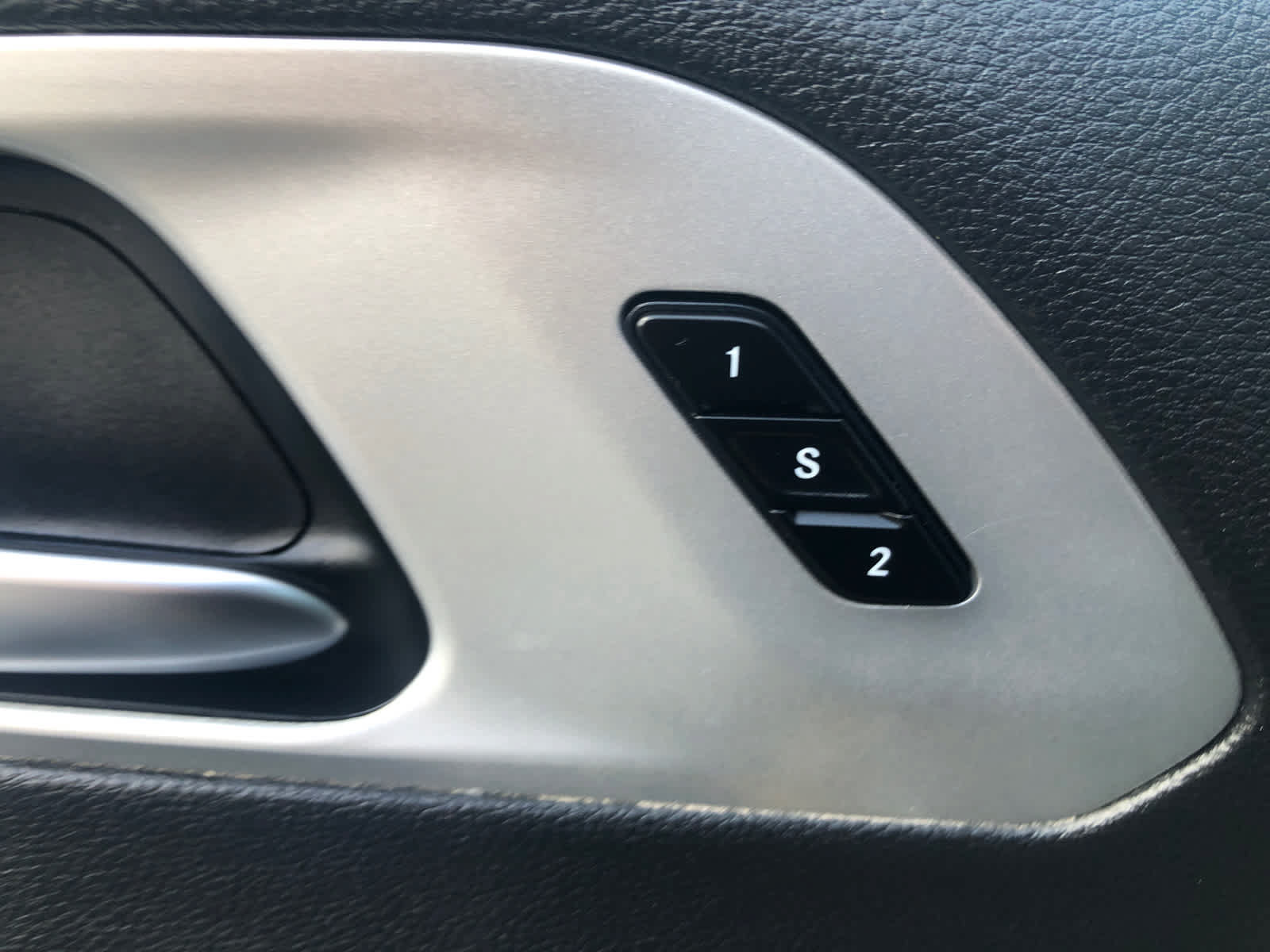 Used 2025 Chrysler Pacifica Limited FWD image 20