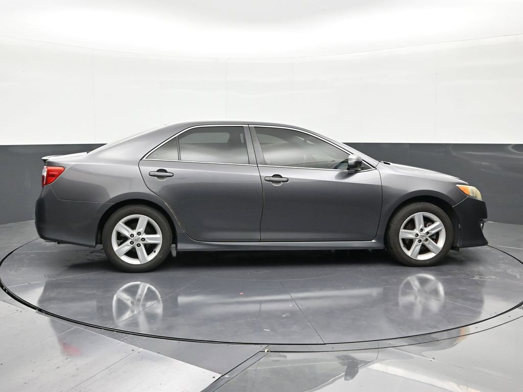 Used 2014 Toyota Camry SE image 6