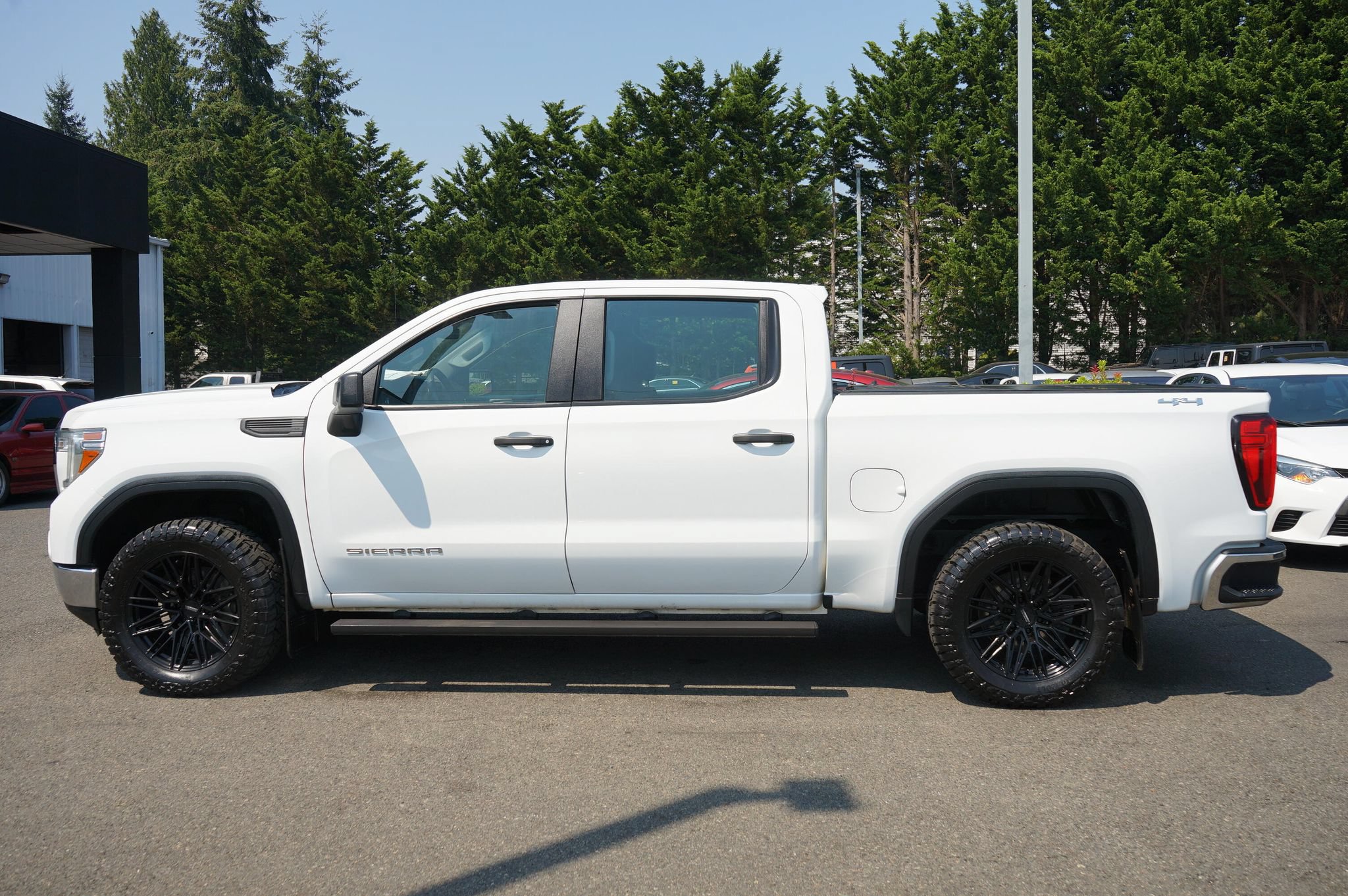 Used 2022 GMC Sierra 1500 Pro w/ Fleet Convenience Package AWD/4WD image 2