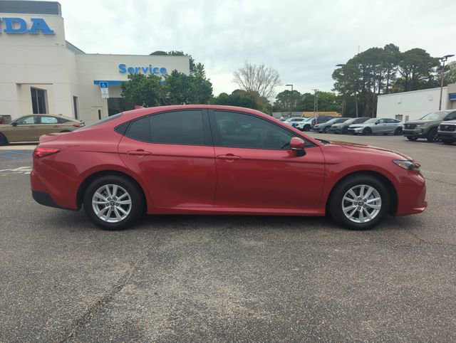 Used 2025 Toyota Camry LE FWD image 3