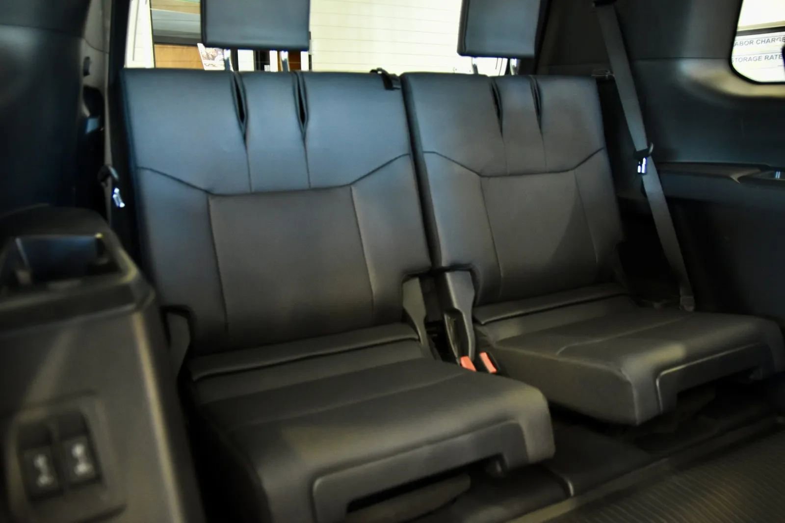 Used 2024 Lexus GX 550 w/ Accessory Package (Z1) image 27