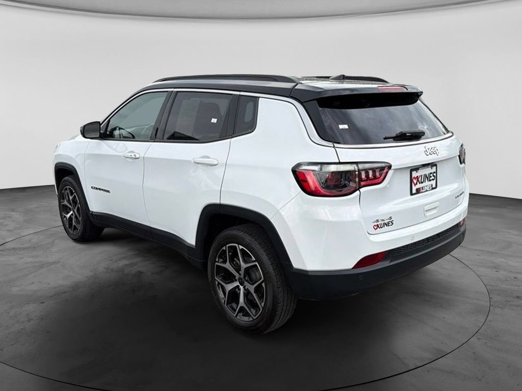 Used 2025 Jeep Compass Limited AWD/4WD image 8