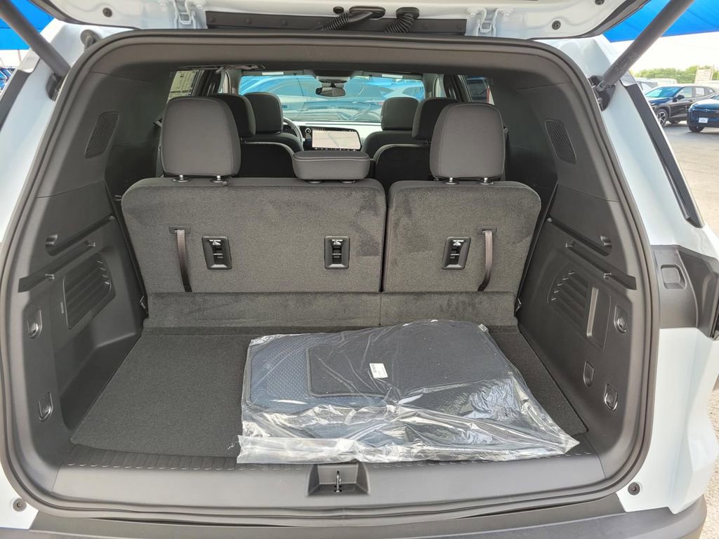 New 2026 Chevrolet Traverse LT image 6