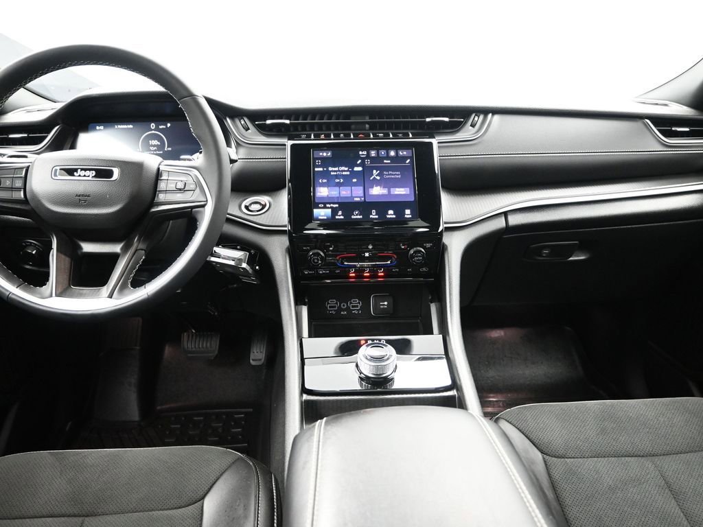 Used 2025 Jeep Grand Cherokee L Altitude image 32