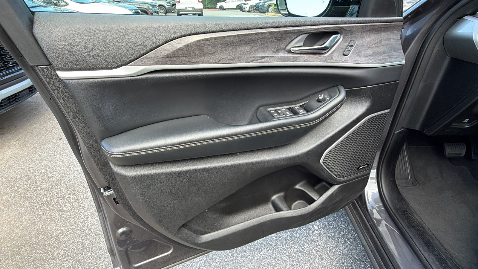 Used 2024 Jeep Grand Cherokee Limited 4xe AWD/4WD image 14