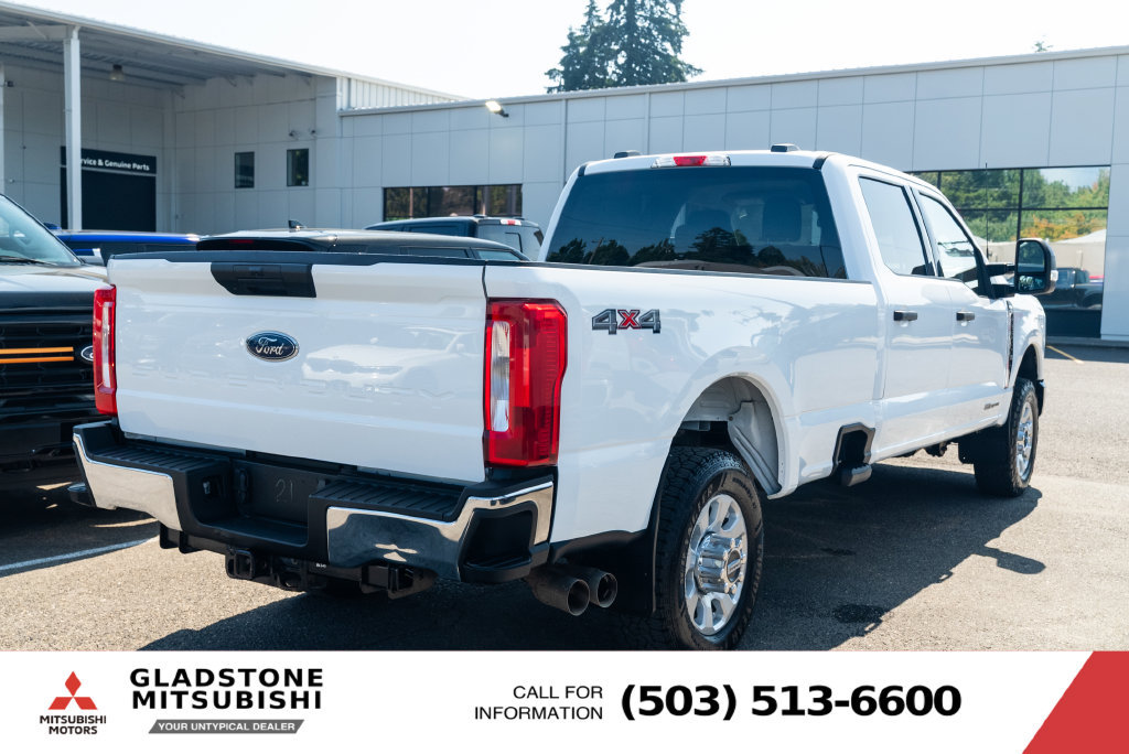 Used 2023 Ford F350 XLT AWD/4WD image 7