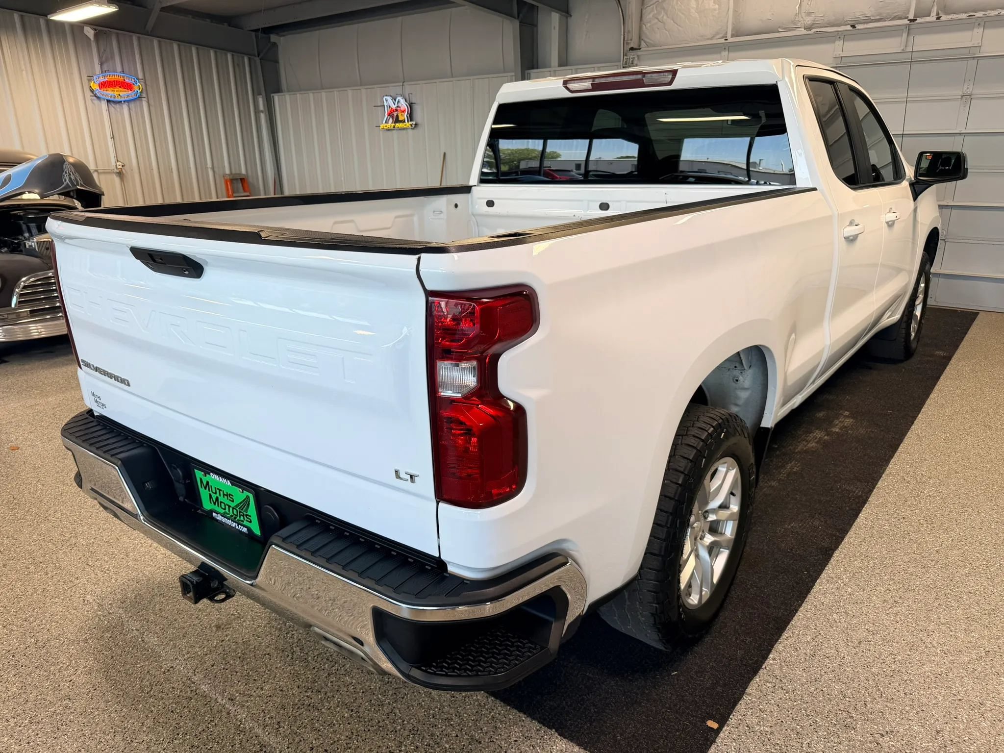 Used 2021 Chevrolet Silverado 1500 LT w/ Z71 Off-Road Package AWD/4WD image 4