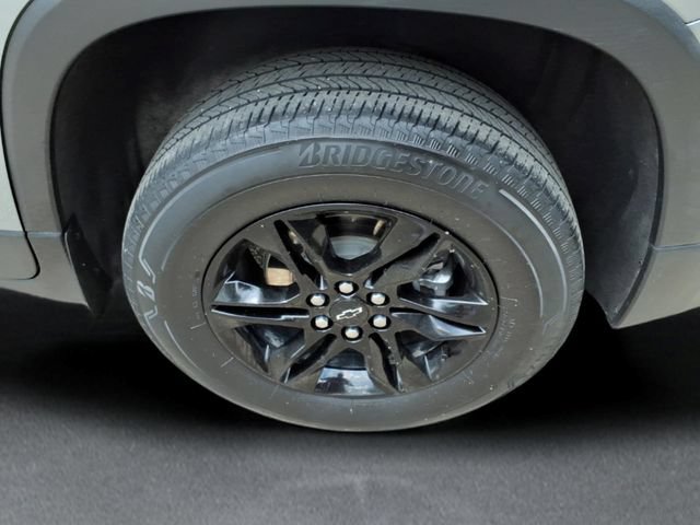 Used 2023 Chevrolet Traverse LT w/ Midnight/Sport Edition AWD/4WD image 7