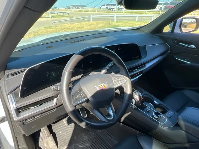 Used 2025 Cadillac XT4 Sport FWD image 6