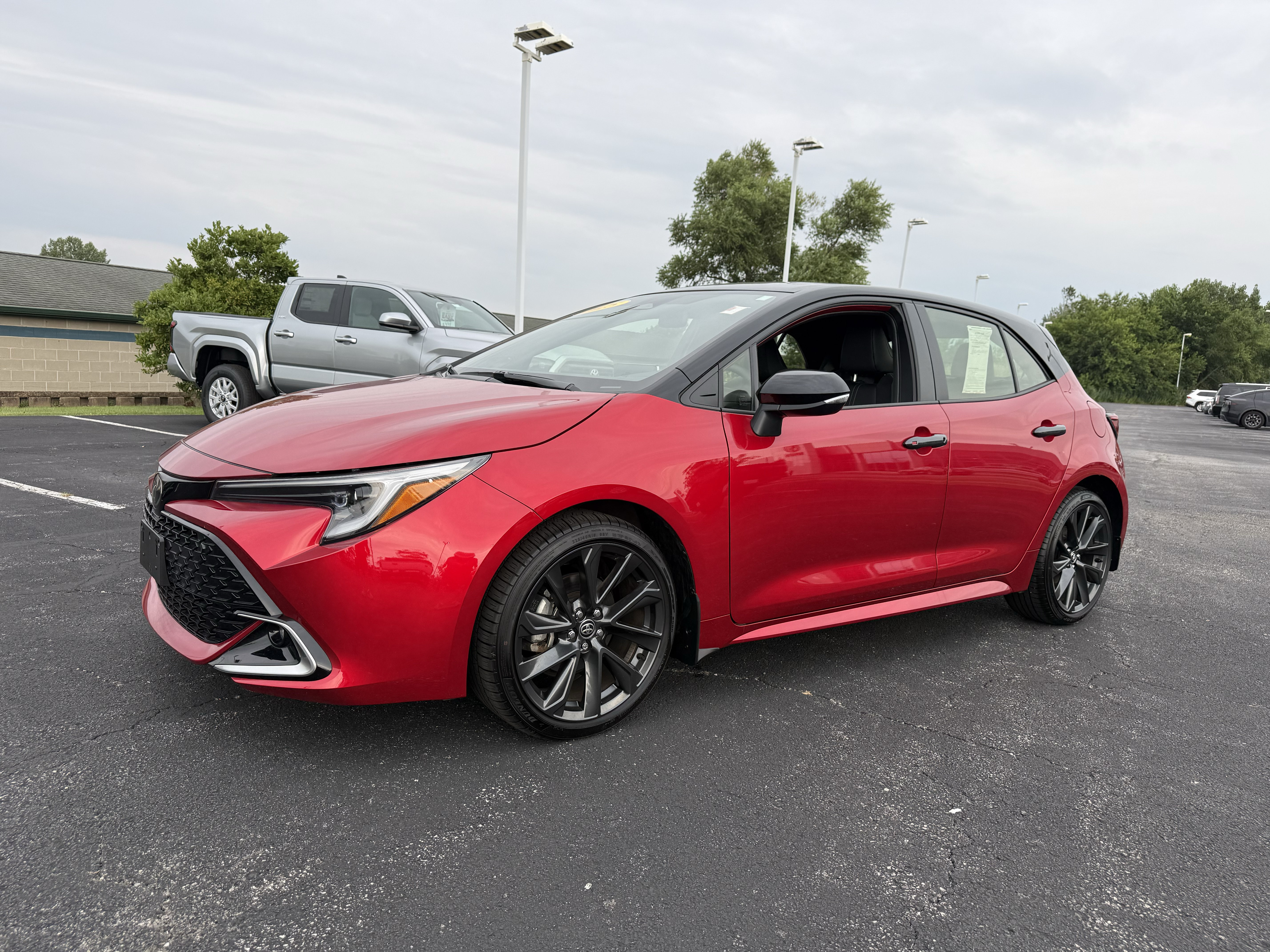 Used 2025 Toyota Corolla XSE FWD image 3