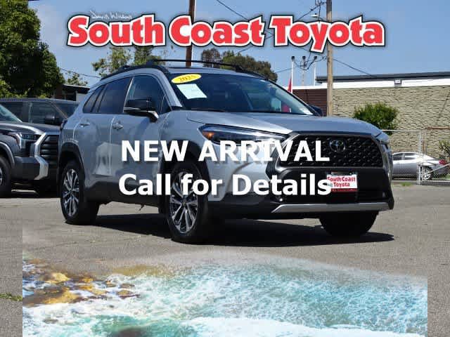 Used 2025 Toyota Corolla Cross XLE w/ Convenience Package AWD/4WD image 1