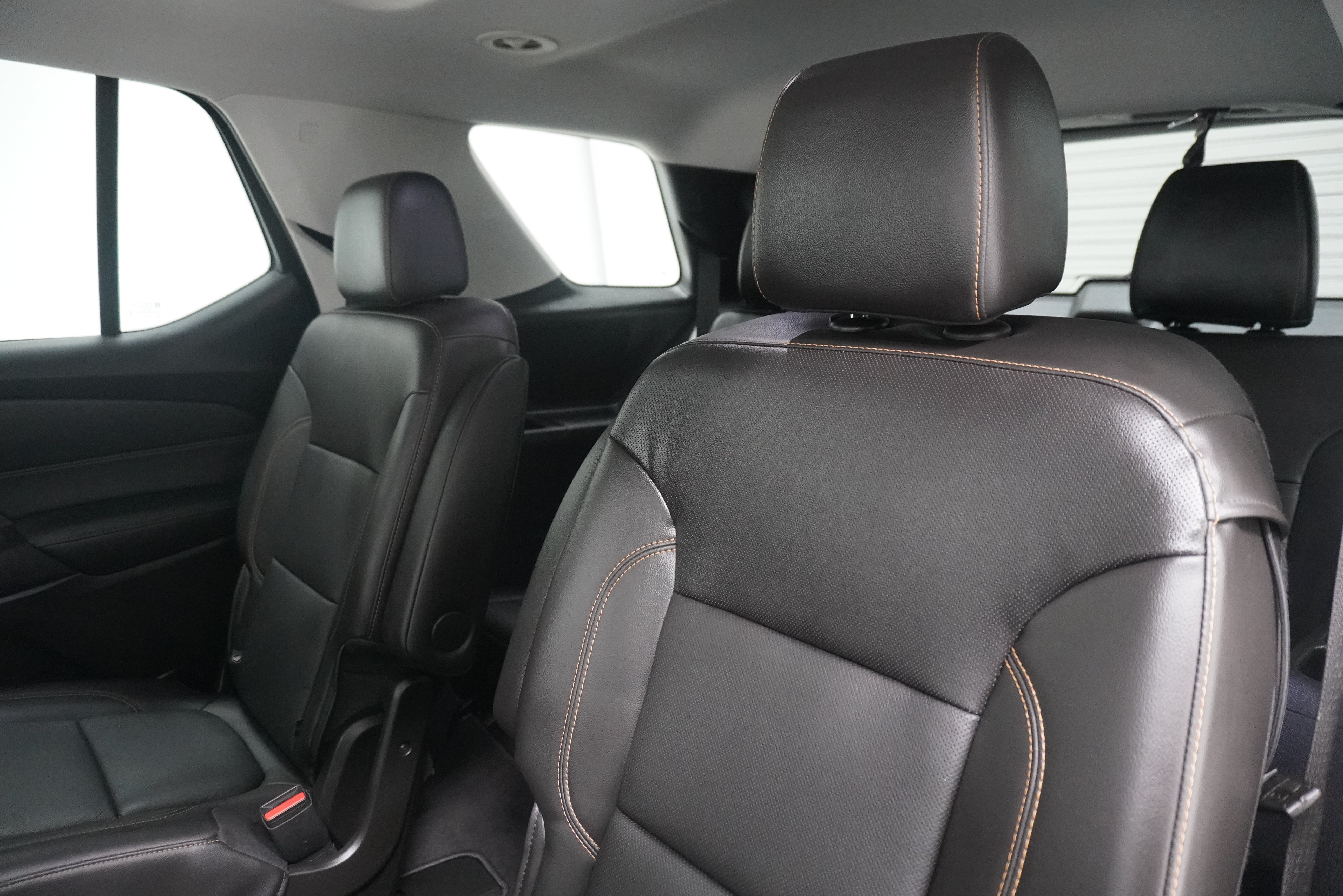 Used 2021 Chevrolet Traverse Premier w/ Redline Edition FWD image 12