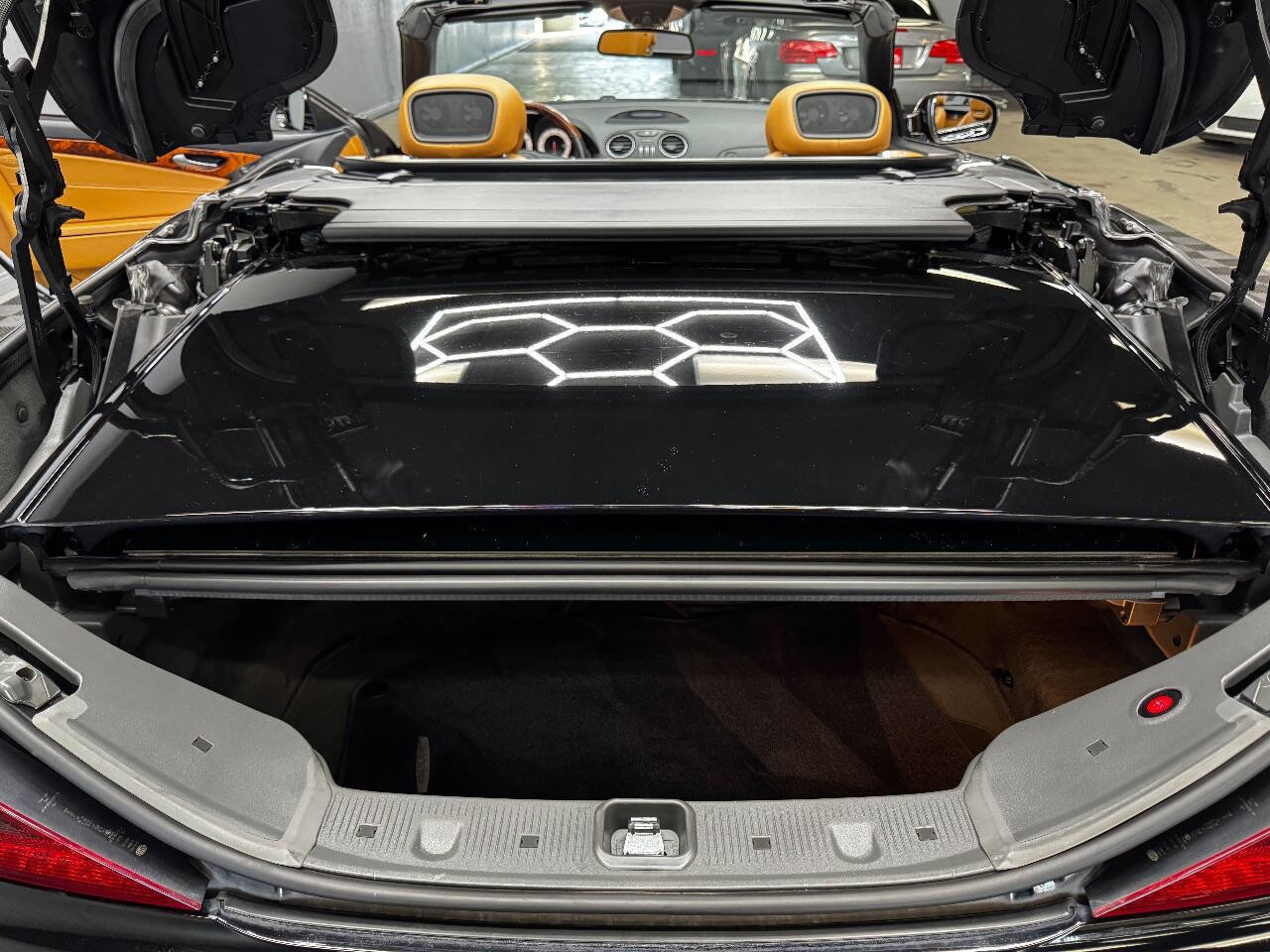 Used 2011 Mercedes-Benz SL 550 image 48