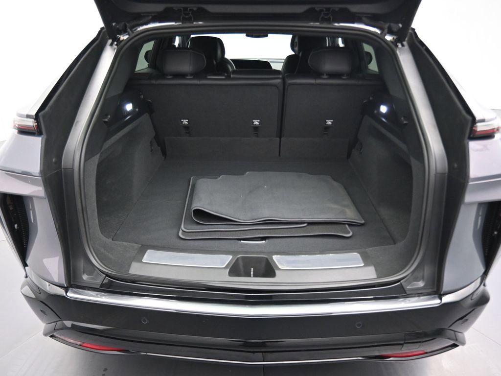 Used 2025 Cadillac Lyriq Luxury image 18