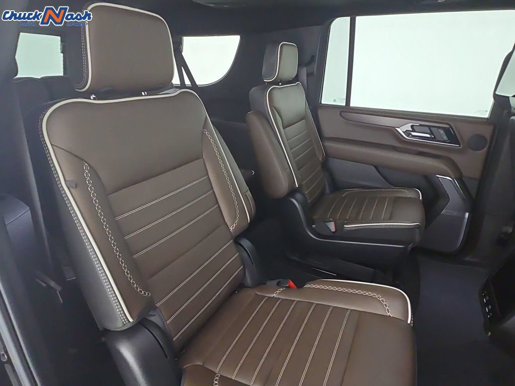 Used 2025 GMC Yukon XL Denali Ultimate AWD/4WD image 32