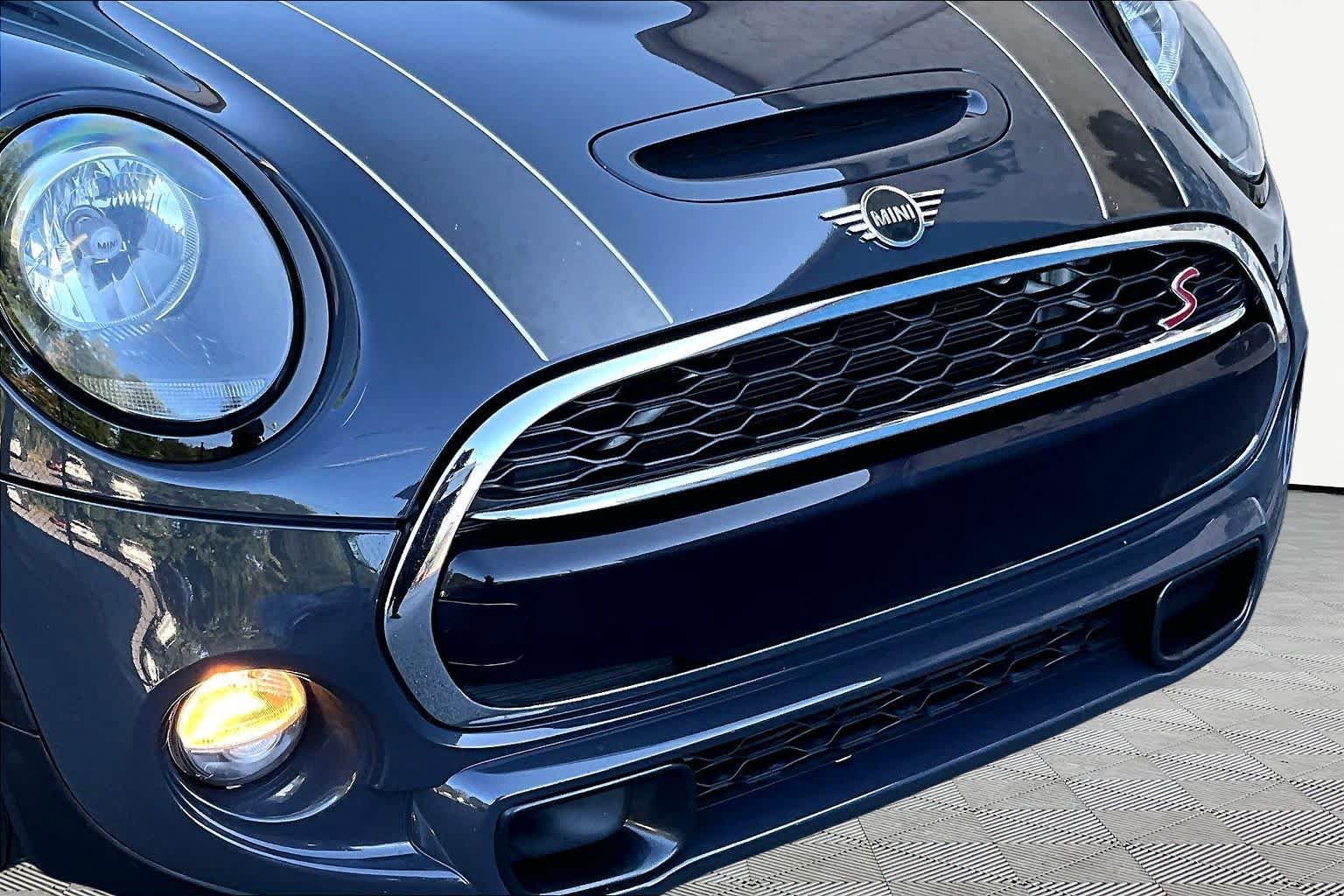 Used 2019 MINI Cooper S w/ Signature Upholstery Package FWD image 30
