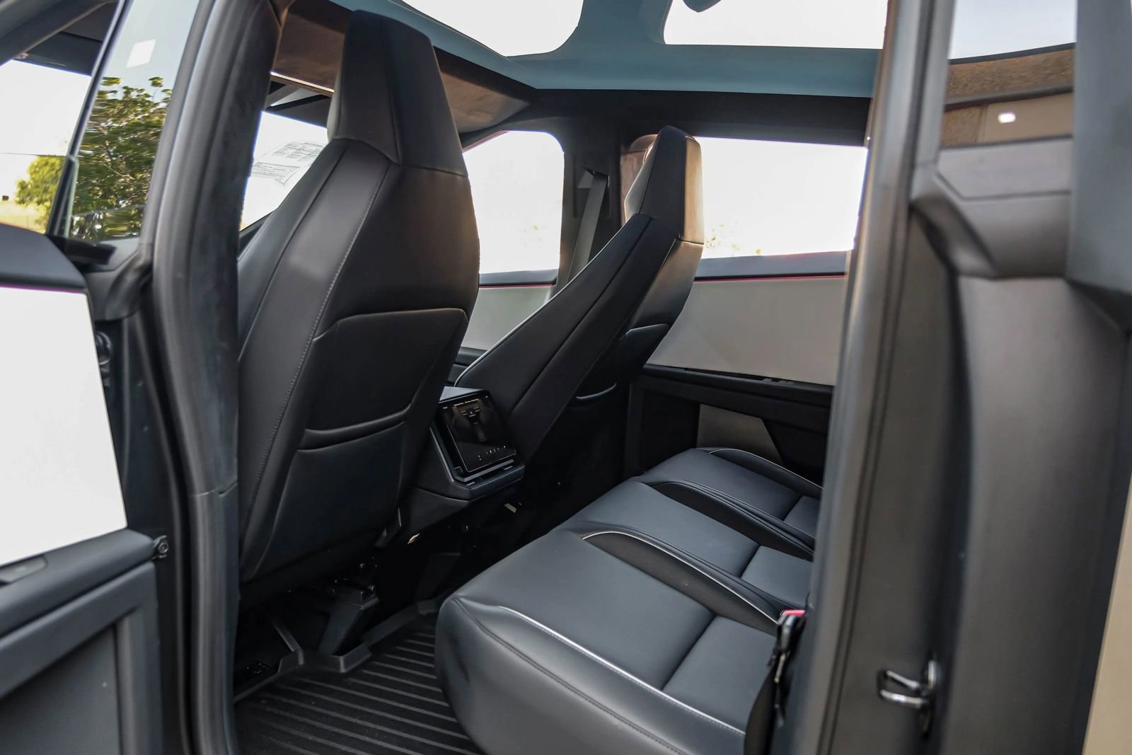 Used 2024 Tesla Cybertruck Cyberbeast AWD/4WD image 52