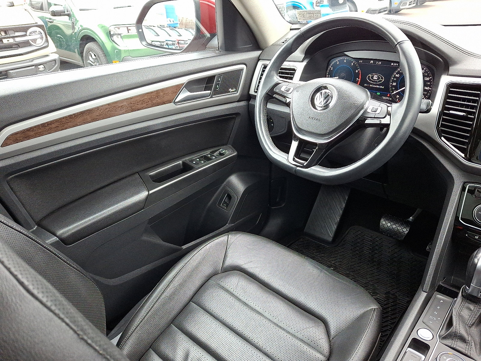 Used 2018 Volkswagen Atlas SEL Premium image 14