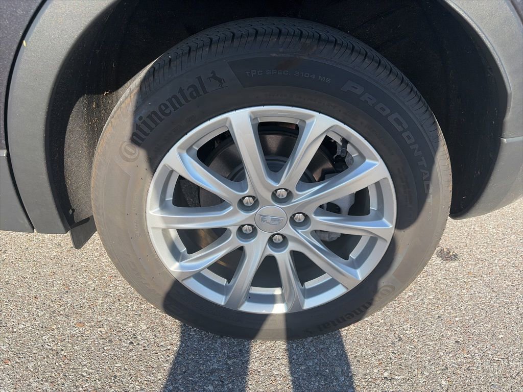 Used 2023 Cadillac XT4 Luxury w/ Cold Weather Package image 8