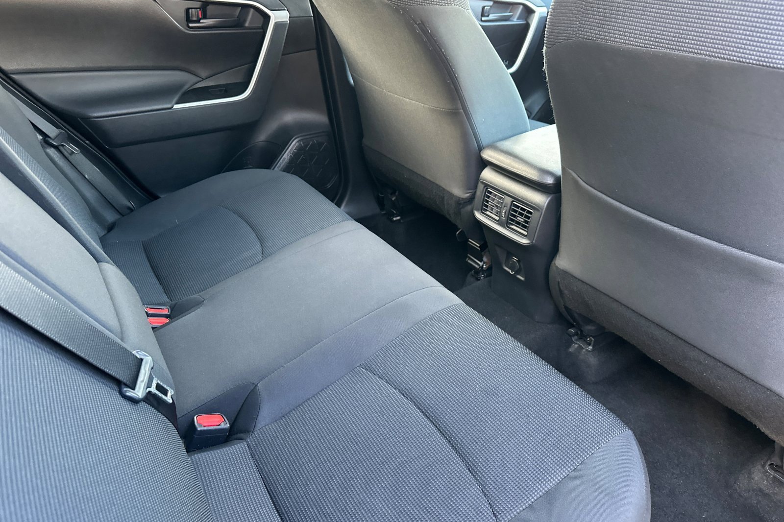 Used 2024 Toyota RAV4 LE image 18