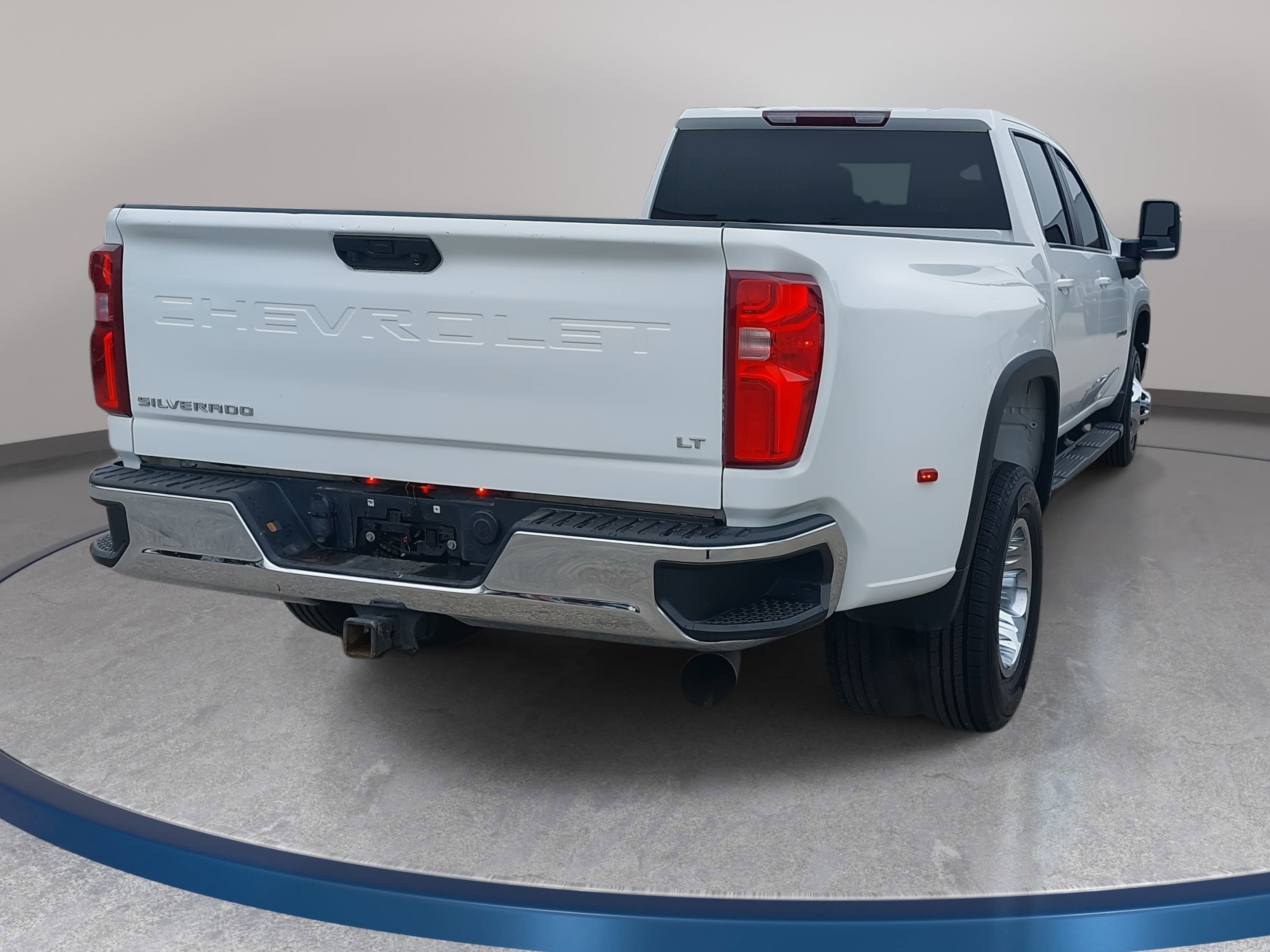 Used 2022 Chevrolet Silverado 3500 LT w/ Convenience Package AWD/4WD image 5