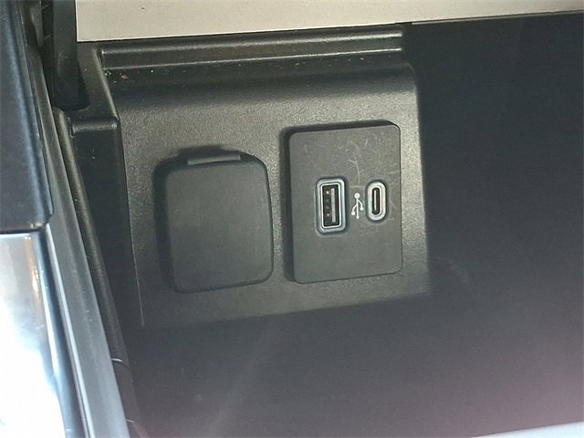 Used 2023 Ford Explorer XLT w/ Equipment Group 202A image 27