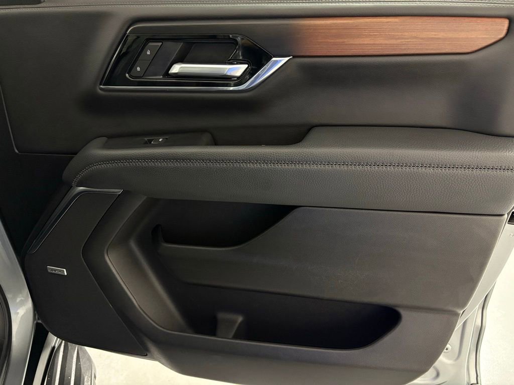 Used 2025 GMC Yukon Denali image 48