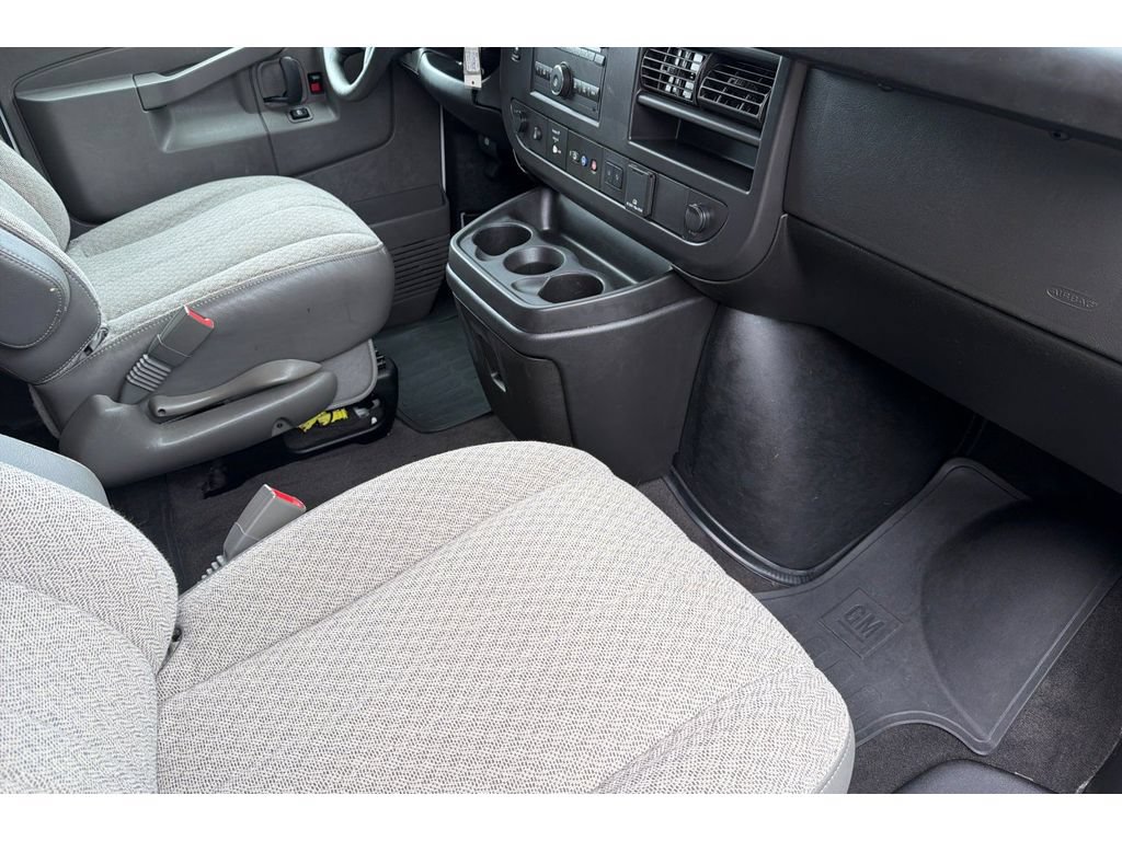 Used 2024 Chevrolet Express 3500 LT w/ LT Preferred Equipment Group RWD image 17
