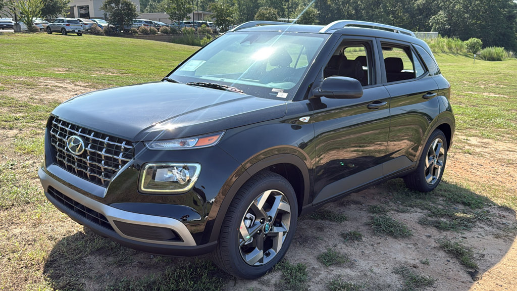 New 2026 Hyundai Venue SEL FWD image 3
