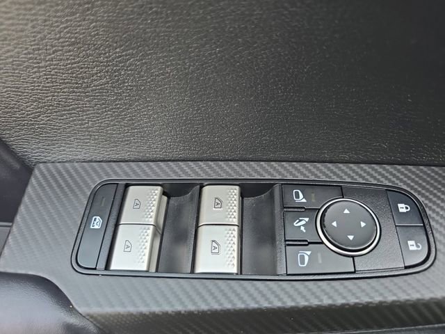 Used 2024 Mitsubishi Outlander SE image 29