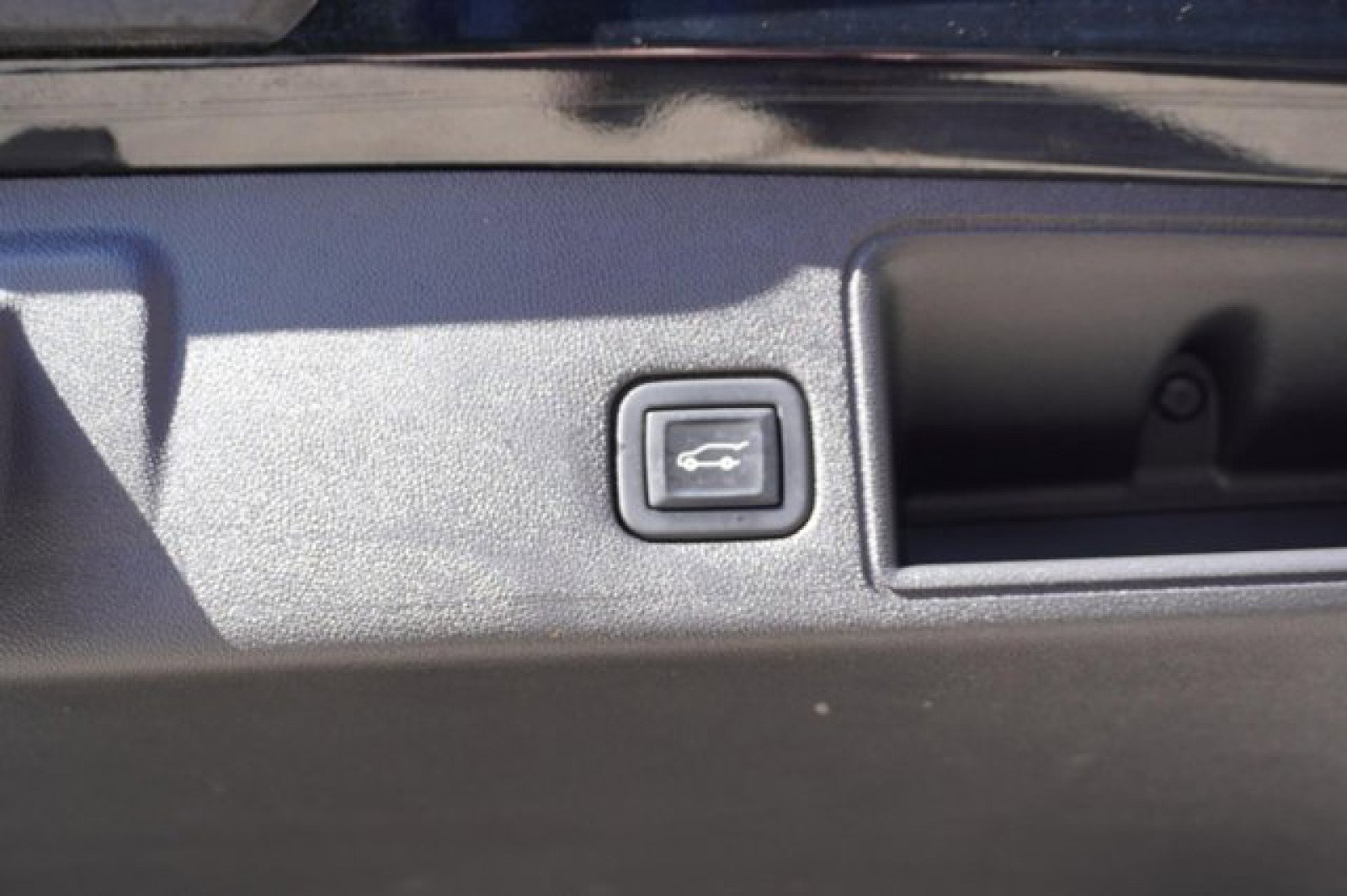 Used 2021 GMC Terrain SLT w/ Infotainment Package II image 10