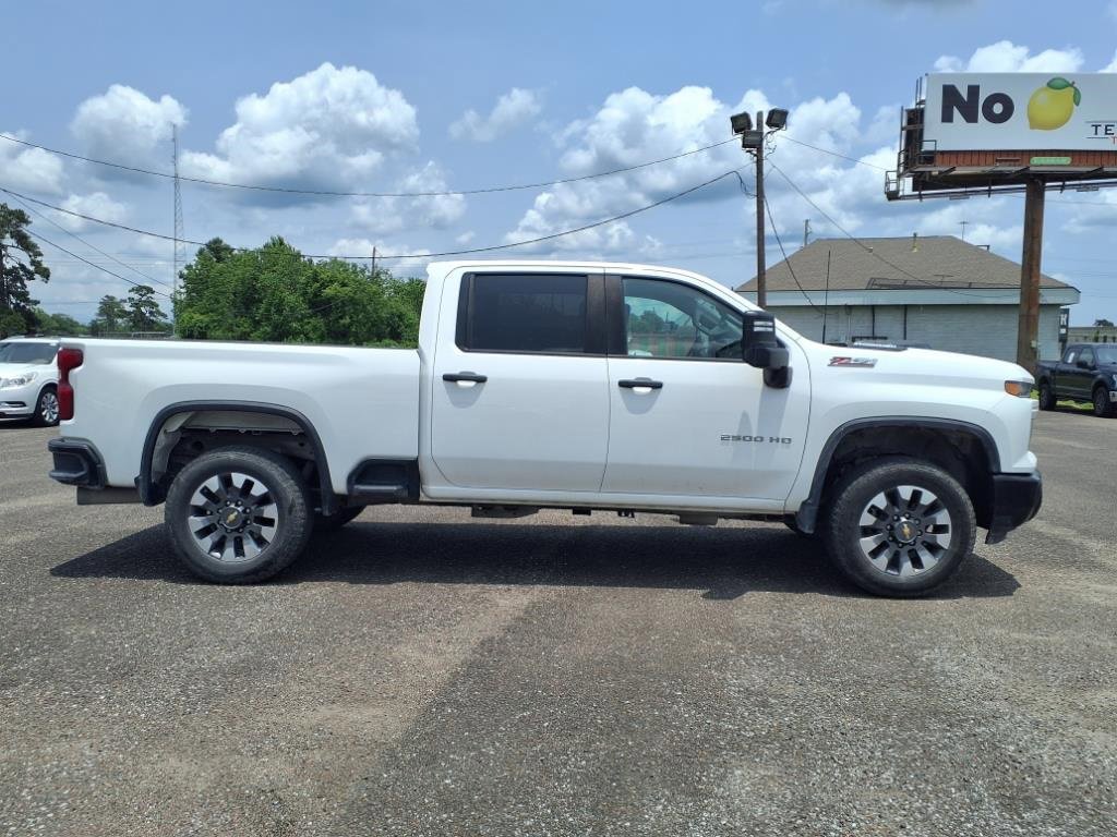 Used 2024 Chevrolet Silverado 2500 Custom w/ Custom Value Package image 2